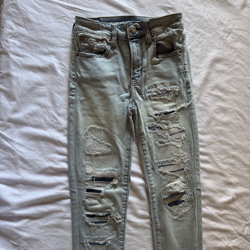 American Eagle Outfitters Light Blue Distressed Skinny Jeans
